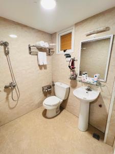 Phòng tắm tại A25 Hotel - 197 Thanh Nhàn