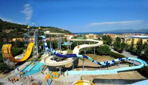 La alberca dentro o cerca de Aqua Fantasy Aquapark Hotel & Spa - Ultra All Inclusive