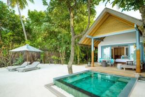Bazén v ubytování Vakkaru Maldives - 30 percent off on seaplane transfers for stays until 19 Dec 2025 nebo v jeho okolí