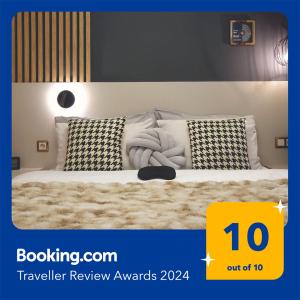 Ένα ή περισσότερα κρεβάτια σε δωμάτιο στο Pinewood ANG luxurious apartment A43, Borovets Gardens