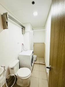 Ένα μπάνιο στο Starlight Suites