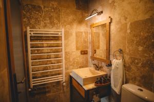 Koupelna v ubytování Çavuşin Cave House-Cappadocia + 37 fotografií