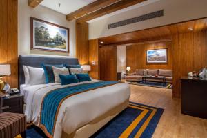 Voodi või voodid majutusasutuse Moksha Himalaya Spa Resort toas