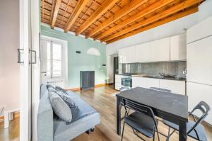 Kuchyňa alebo kuchynka v ubytovaní Milano Porta Venezia & Città Studi Apartment