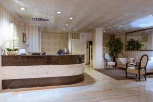 Vstupní hala nebo recepce v ubytování Hotel Ton + 37 fotografií