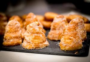a bunch of fried food sitting on a tray at Zenit Valencia in Valencia