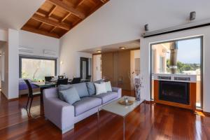 A seating area at Unlimited Blue