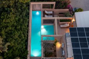 The swimming pool at or close to Unlimited Blue