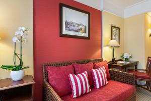Ruang duduk di Kipling Manotel