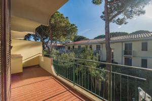 A balcony or terrace at Il Gabbiano Nuovo a Marina di Campo - Goelba