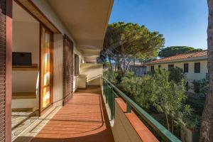 A balcony or terrace at Il Gabbiano Nuovo a Marina di Campo - Goelba