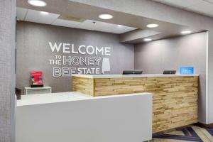 Лоби или рецепция в Hampton Inn Mobile-I-10/Bellingrath Gardens