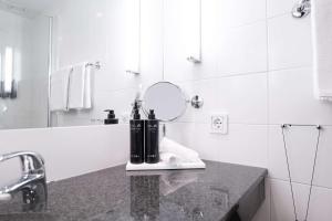Ένα μπάνιο στο Best Western Plus Park City Lund