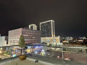 Nespecifikovaný výhled na destinaci Vientiane nebo výhled na město při pohledu z apartmánu