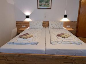 Postel nebo postele na pokoji v ubytování Apartment Christoph-1 by Interhome