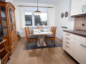 Η κουζίνα ή μικρή κουζίνα στο Apartment Teelke by Interhome
