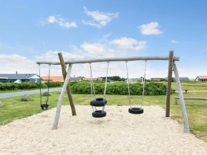 Herní místnost nebo prostor pro děti v ubytování Holiday Home Elfrun - 250m from the sea by Interhome