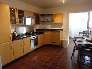 Kuchyň nebo kuchyňský kout v ubytování Playa Blanca Apartment, Marina Rubicon