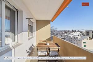 Un balcón o terraza en Practical Living Space