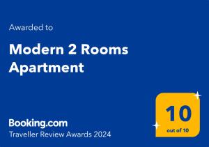 ein gelbes Schild mit der Aufschrift „moderne Zimmer Wohnung“ in der Unterkunft Modern 2 Rooms Apartment in Kaunas + 27 Fotos