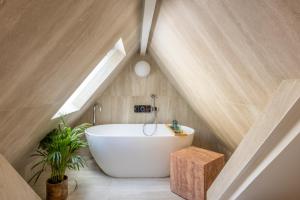 Kúpeľňa v ubytovaní Luxueux duplex en plein coeur de Paris dans le 1er arrondissement