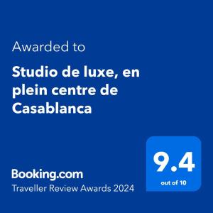 Certificato, attestato, insegna o altro documento esposto da Studio de luxe, en plein centre de Casablanca