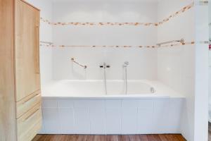 Ein Badezimmer in der Unterkunft Meer & Wald Wellness Appartements