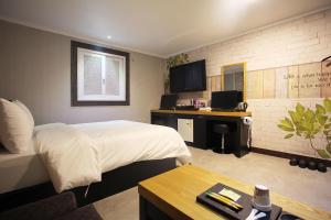 Gallery image of Luxe Hotel in Paju