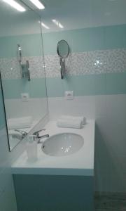 Et badeværelse på Vila Mar + 18 billeder