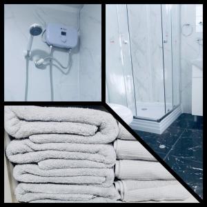 two pictures of a bathroom with towels and a shower at Diaz Ponce de León in Tacna