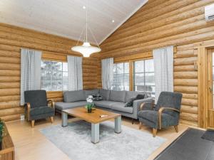 Posedenie v ubytovaní Holiday Home Sinituuli by Interhome