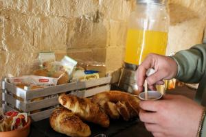 Jedlo v ubytovaní bed & breakfast alebo blízkom okolí