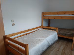 Katil dua tingkat atau katil-katil dua tingkat dalam bilik di Apartment Landhaus St- Georg-6 by Interhome