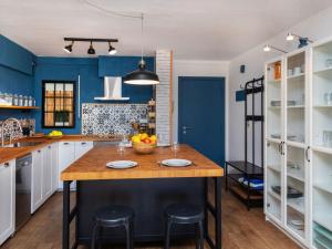 Η κουζίνα ή μικρή κουζίνα στο Apartment Pescadors by Interhome