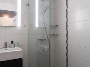 Vonios kambarys apgyvendinimo įstaigoje Apartment Valaisia 24A by Interhome