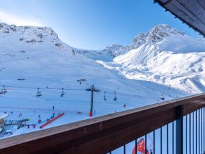 - Vistas a una pista de esquí con remonte en Studio Le Borsat - Val Claret-17 by Interhome, en Tignes