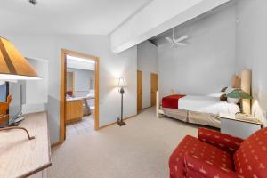 Ένα ή περισσότερα κρεβάτια σε δωμάτιο στο Palisades Tahoe Lodge Rentals Studio Loft #353 +10 φωτογραφίες