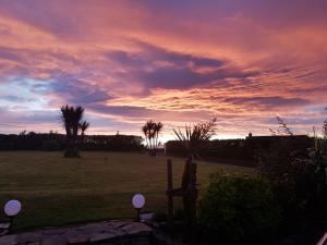 Alba o tramonto visti dall'interno del bed & breakfast o dai dintorni