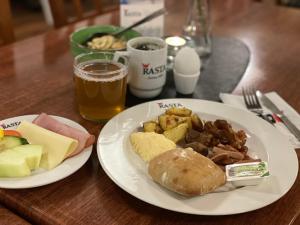 Toit motelli aladel või selle läheduses