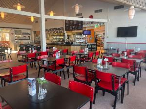 Restoran või mõni muu söögikoht majutusasutuses Rasta Falköping