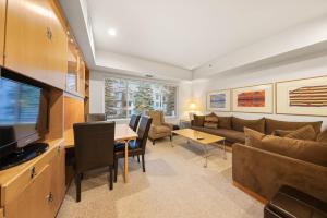 Posezení v ubytování Palisades Tahoe Lodge Rentals Studio #234