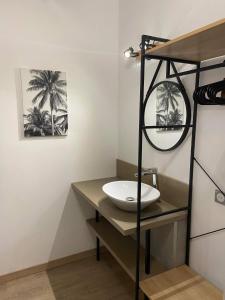 Fotografie z fotogalerie ubytování Cocon pour 2 avec jacuzzi v destinaci Andilly-les-Marais