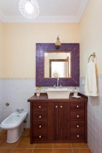 Ένα μπάνιο στο Casa El Balo +16 φωτογραφίες