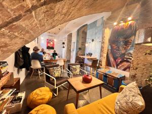 Posezení v ubytování ECO Hostel
