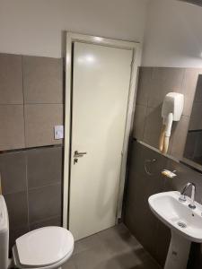 Koupelna v ubytování HOTEL 3 DE ABRIL