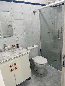 Ванна кімната в Casa próx. à Praia das Astúrias