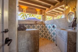 Gambar di galeri bagi Casa Palmar Penthouse - Completely Renovated, 1 BR Oceanfront Penthouse Suite di Sayulita