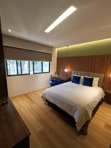 Gallery image of Eugenio SUEtes in Mexico City