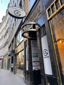 Certificato, attestato, insegna o altro documento esposto da Private Comfort STEPHANSPLATZ - SELF CHECK IN