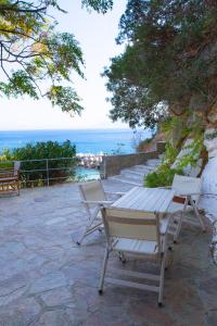 Foto dalla galleria di Marina Hotel ad Agios Kirykos